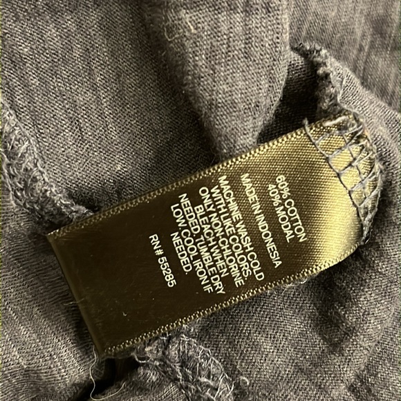 2/$20 Express Color Block Stripe Vneck - Picture 4 of 6